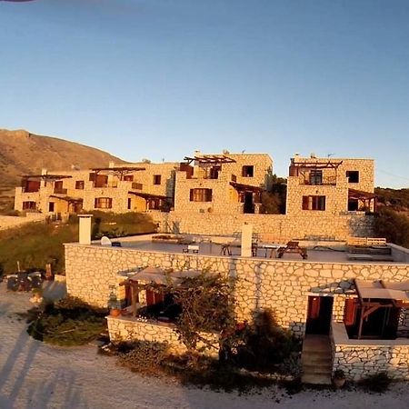 Ville Du Soleil - Exclusive Homes With Rustic Charm And Sensational Views Of The Mediterranean Sea Makrýgialos 外观 照片