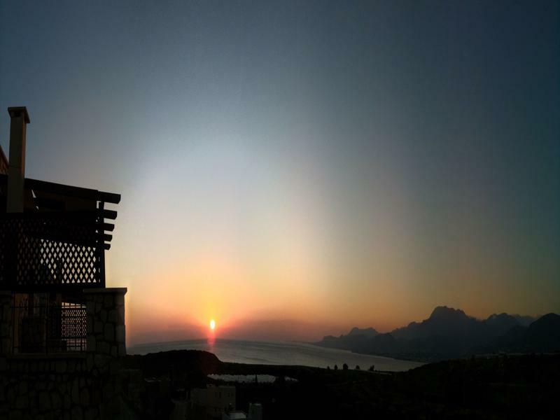 Ville Du Soleil - Exclusive Homes With Rustic Charm And Sensational Views Of The Mediterranean Sea Makrýgialos 外观 照片