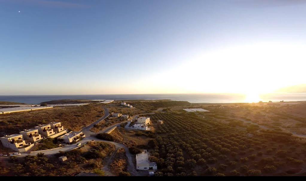 Ville Du Soleil - Exclusive Homes With Rustic Charm And Sensational Views Of The Mediterranean Sea Makrýgialos 外观 照片